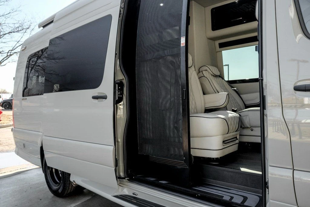 2026 Mercedes-Benz VS30 Sprinter - Image 2 of 21
