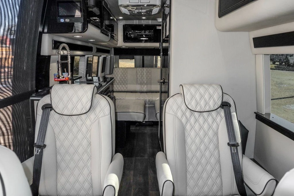 2026 Mercedes-Benz VS30 Sprinter - Image 3 of 21
