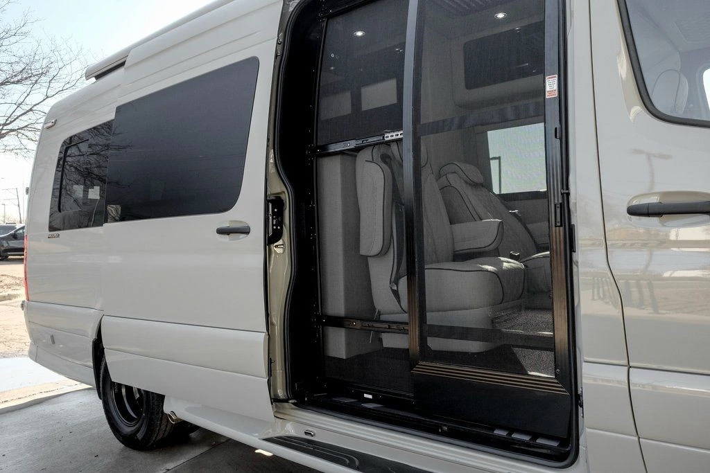 2026 Mercedes-Benz VS30 Sprinter - Image 16 of 21