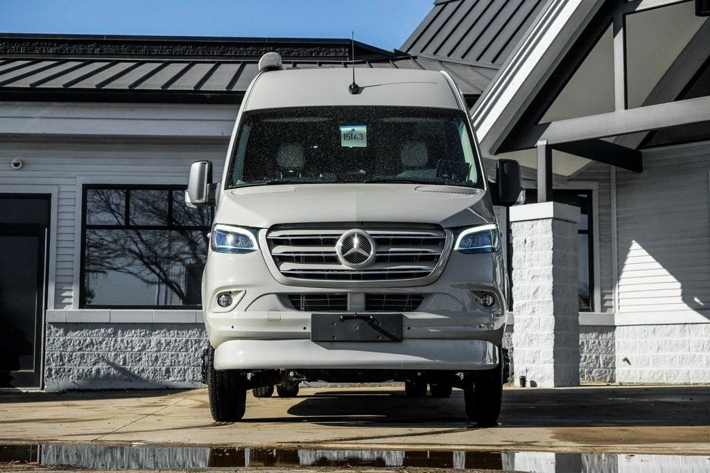 2026 Mercedes-Benz VS30 Sprinter - Image 9 of 21