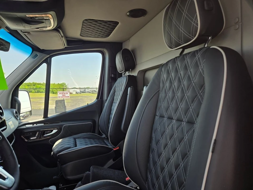 2026 Mercedes-Benz VS30 Sprinter - Image 13 of 21
