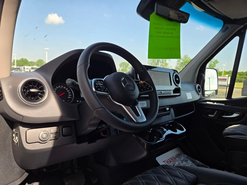 2026 Mercedes-Benz VS30 Sprinter - Image 14 of 21