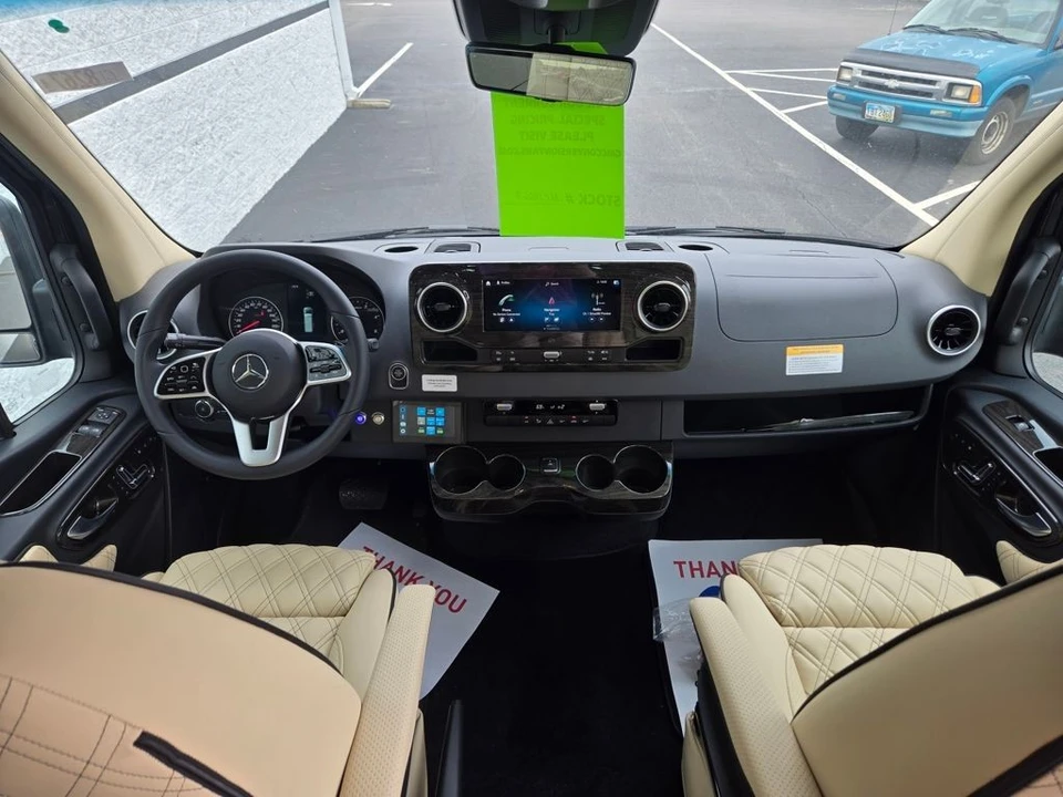2026 Mercedes-Benz VS30 Sprinter - Image 2 of 21