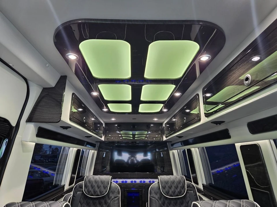2026 Mercedes-Benz VS30 Sprinter - Image 18 of 21