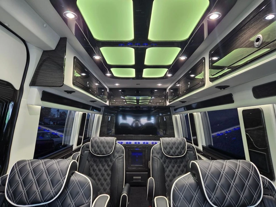2026 Mercedes-Benz VS30 Sprinter - Image 3 of 21