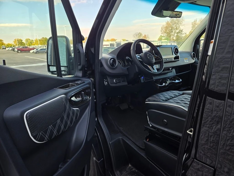 2026 Mercedes-Benz VS30 Sprinter - Image 4 of 21