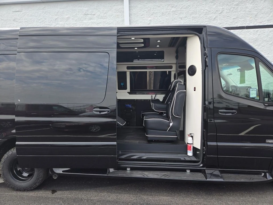 2026 Mercedes-Benz VS30 Sprinter - Image 8 of 21