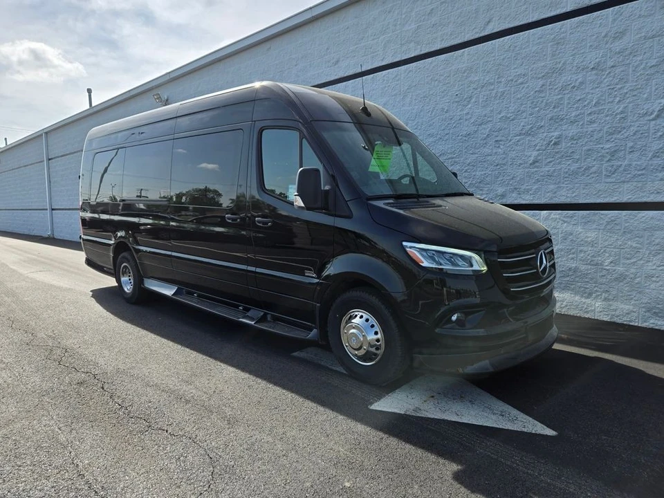 2026 Mercedes-Benz VS30 Sprinter - Image 3 of 21