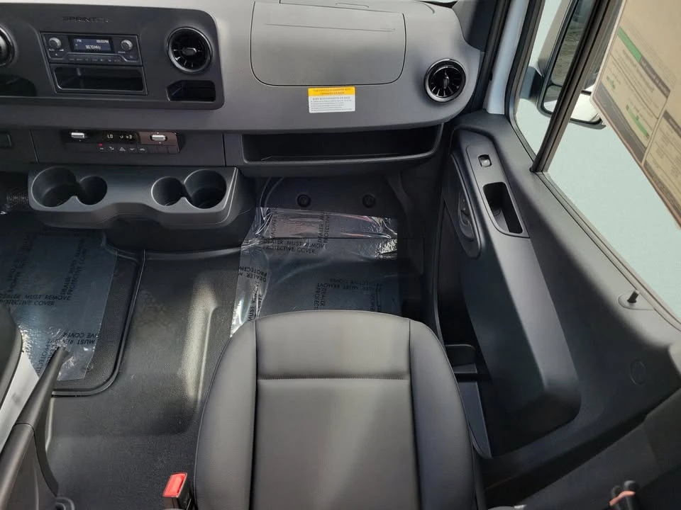 2026 Mercedes-Benz VS30 Sprinter - Image 8 of 17