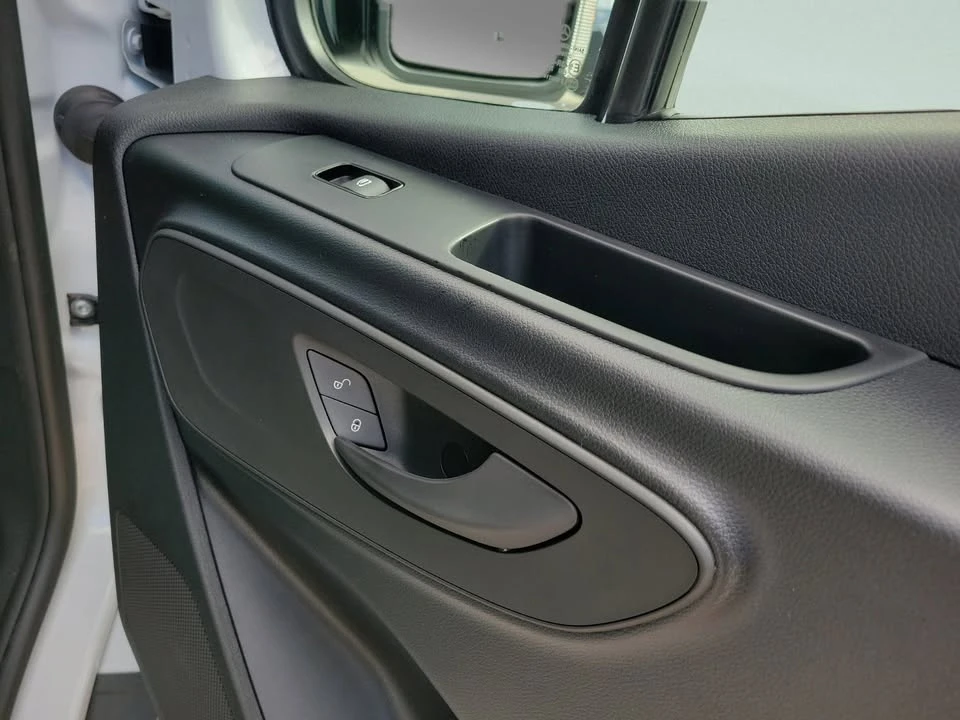 2026 Mercedes-Benz VS30 Sprinter - Image 10 of 17
