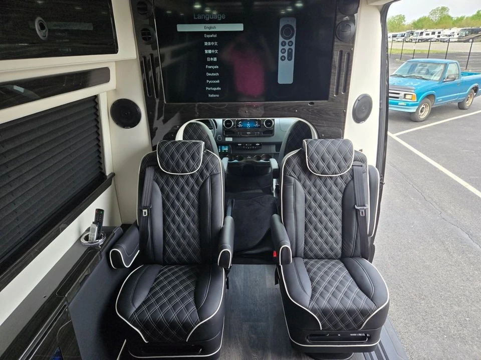 2026 Mercedes-Benz VS30 Sprinter - Image 2 of 21