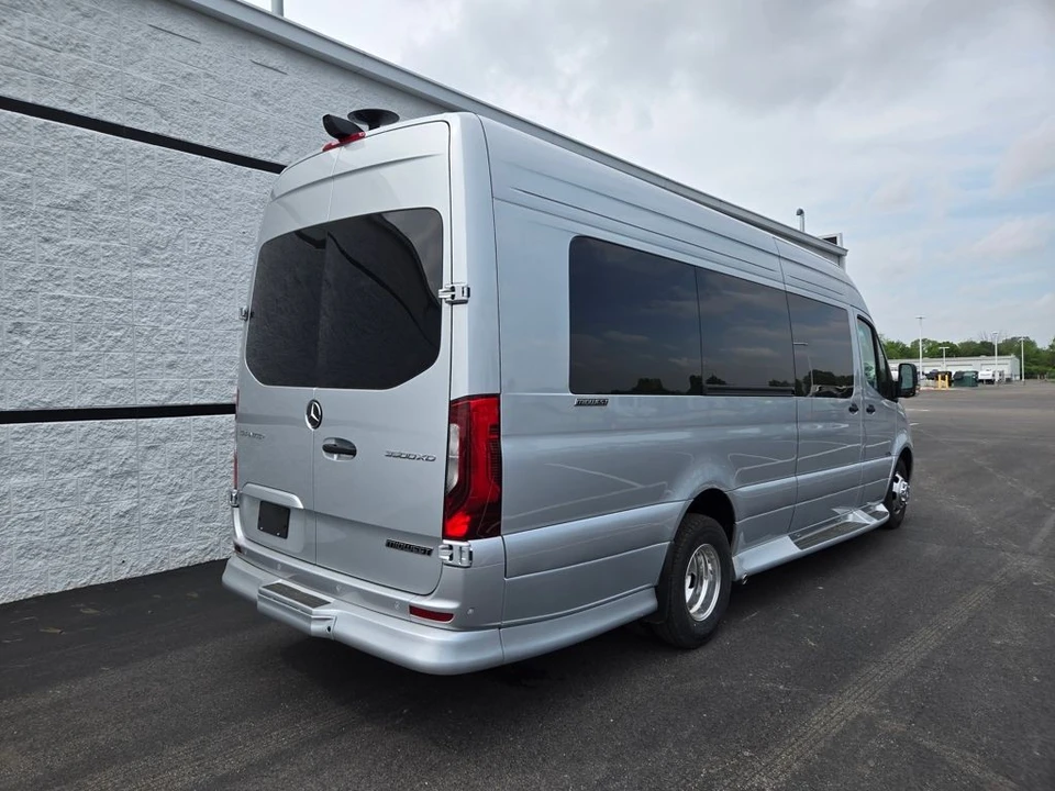 2026 Mercedes-Benz VS30 Sprinter - Image 4 of 21