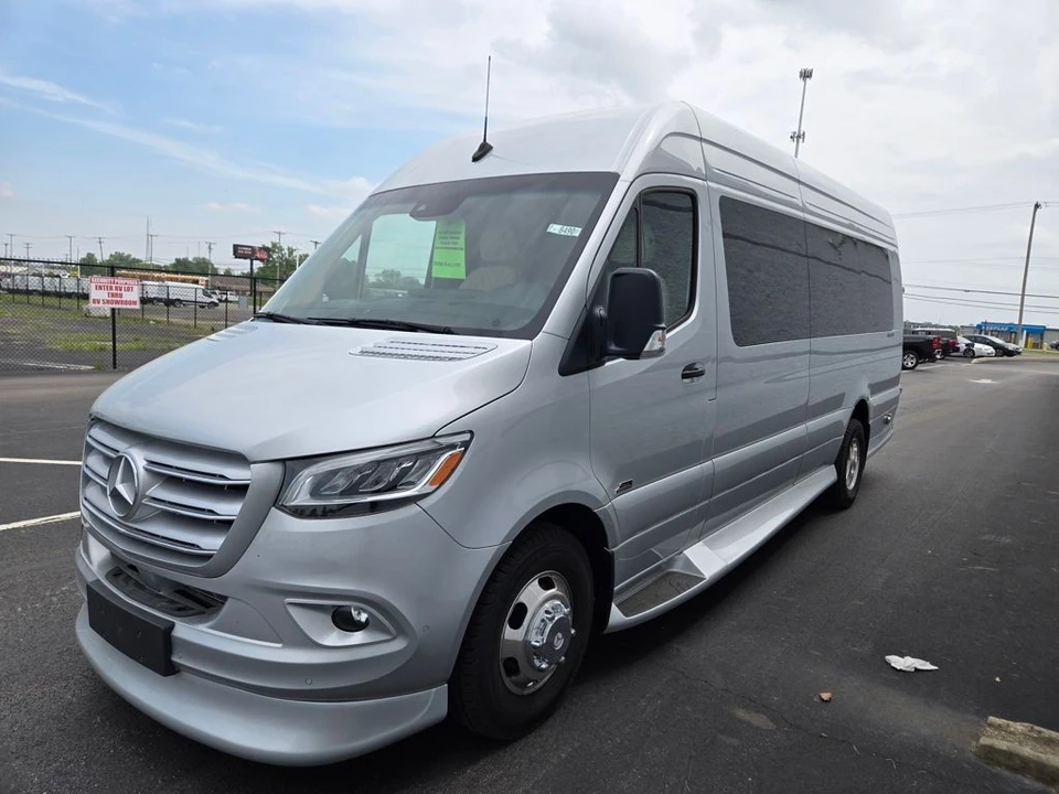 2026 Mercedes-Benz VS30 Sprinter - Image 8 of 21