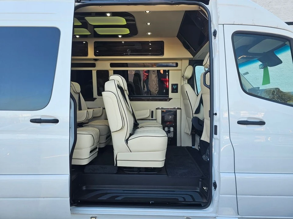 2026 Mercedes-Benz VS30 Sprinter - Image 8 of 21