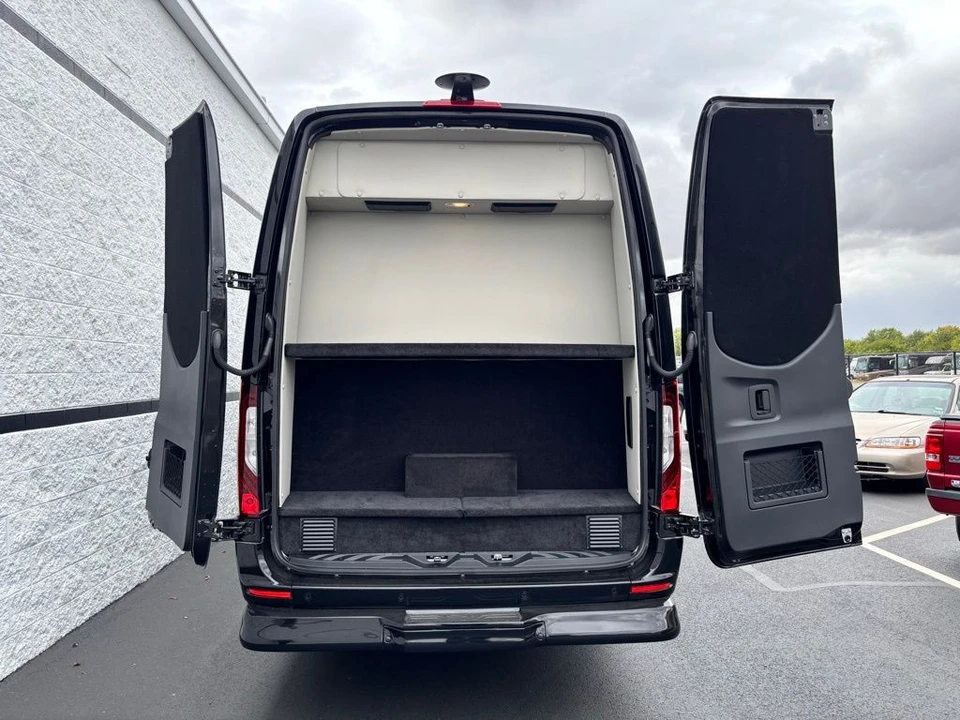 2026 Mercedes-Benz VS30 Sprinter - Image 3 of 21