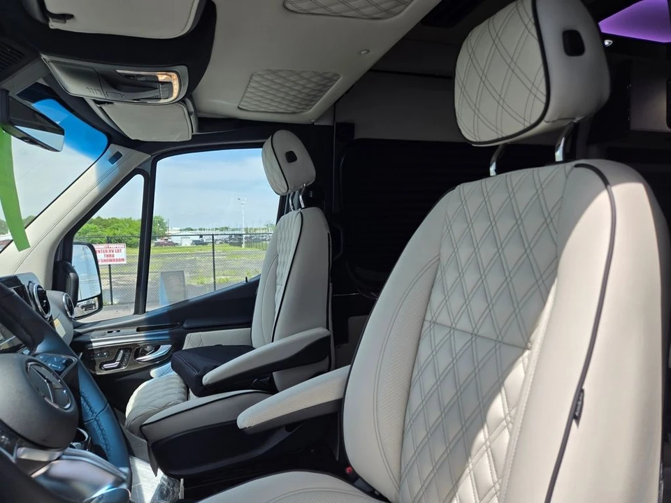 2026 Mercedes-Benz VS30 Sprinter - Image 14 of 21