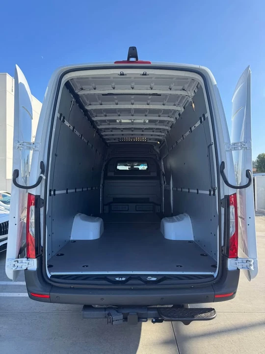 2026 Mercedes-Benz VS30 Sprinter - Image 3 of 8