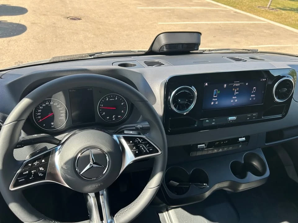 2026 Mercedes-Benz VS30 Sprinter - Image 3 of 18