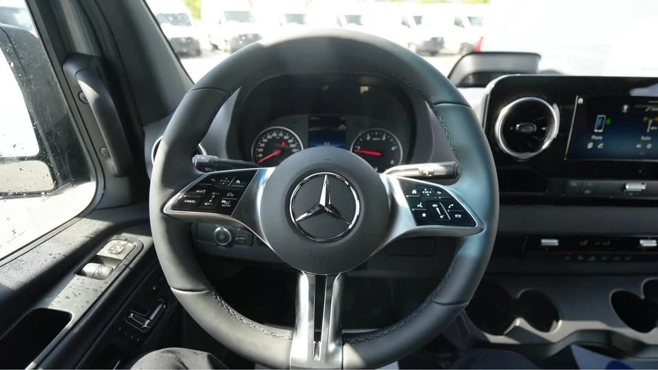 2026 Mercedes-Benz VS30 Sprinter - Image 3 of 10
