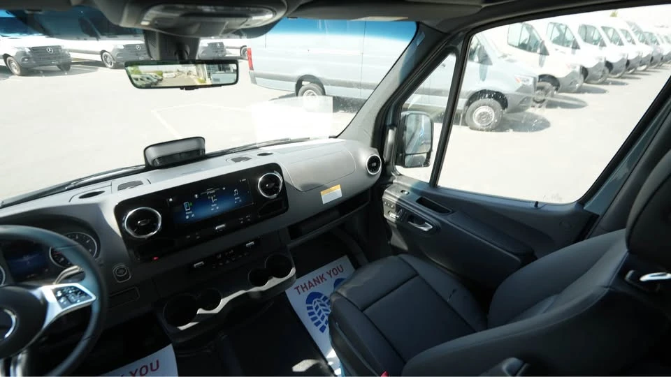2026 Mercedes-Benz VS30 Sprinter - Image 8 of 10