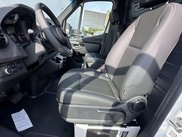 2026 Mercedes-Benz VS30 Sprinter - Image 8 of 12