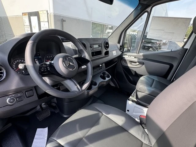 2026 Mercedes-Benz VS30 Sprinter - Image 10 of 12