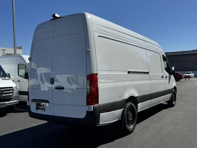 2026 Mercedes-Benz VS30 Sprinter - Image 9 of 12