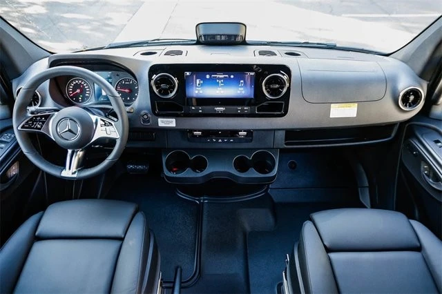 2026 Mercedes-Benz VS30 Sprinter - Image 10 of 12