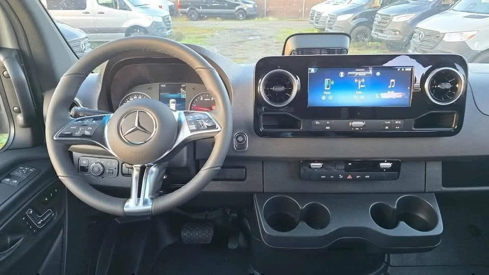 2026 Mercedes-Benz VS30 Sprinter - Image 4 of 5