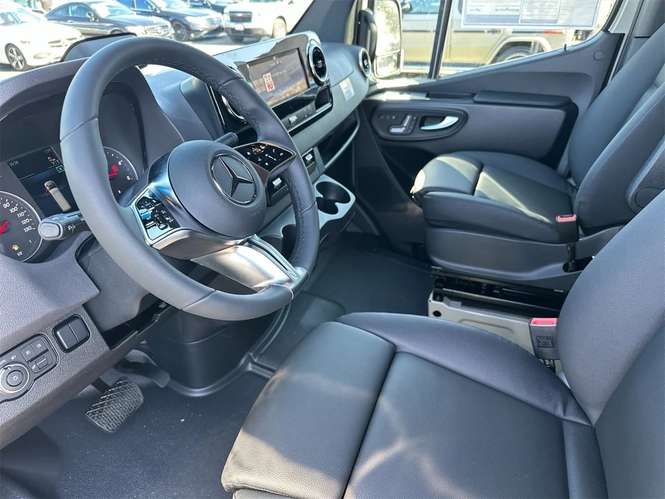 2026 Mercedes-Benz VS30 Sprinter - Image 10 of 12