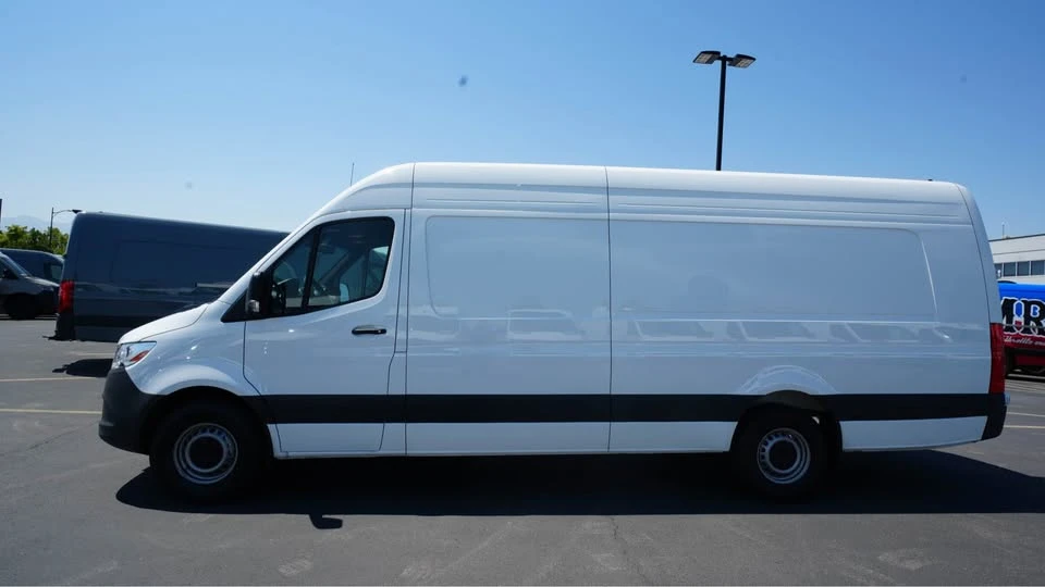 2026 Mercedes-Benz VS30 Sprinter - Image 4 of 9