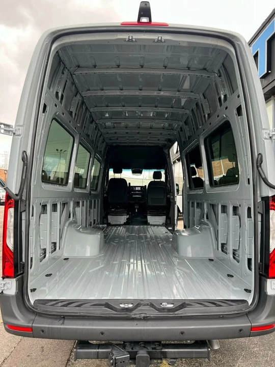 2026 Mercedes-Benz VS30 Sprinter - Image 7 of 18