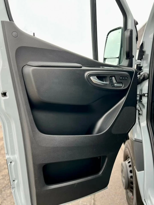 2026 Mercedes-Benz VS30 Sprinter - Image 14 of 18
