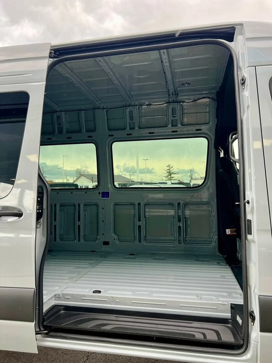 2026 Mercedes-Benz VS30 Sprinter - Image 11 of 18