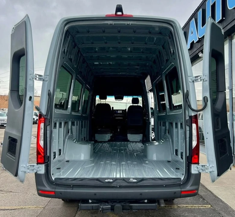 2026 Mercedes-Benz VS30 Sprinter - Image 8 of 18