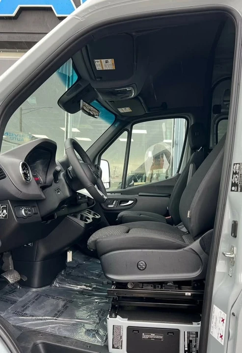 2026 Mercedes-Benz VS30 Sprinter - Image 16 of 18