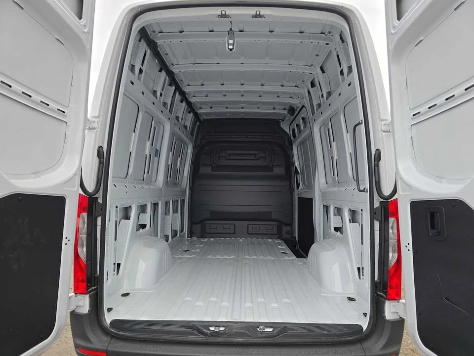 2026 Mercedes-Benz VS30 Sprinter - Image 7 of 10