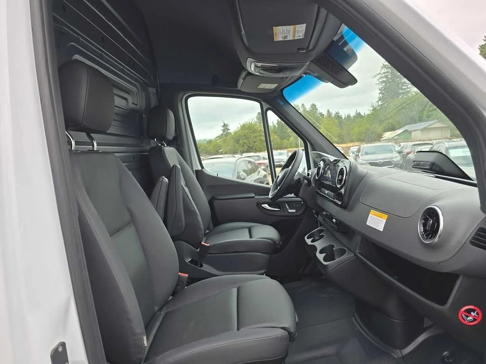 2026 Mercedes-Benz VS30 Sprinter - Image 5 of 10