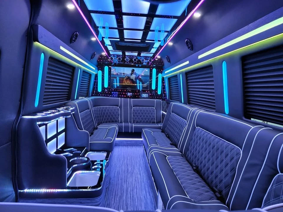 2026 Mercedes-Benz VS30 Sprinter - Image 3 of 10