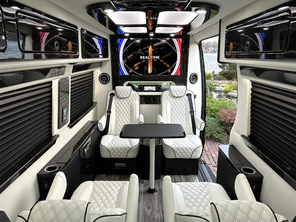 2026 Mercedes-Benz VS30 Sprinter - Image 3 of 12