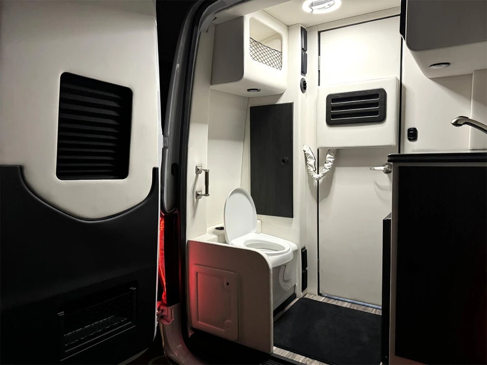 2026 Mercedes-Benz VS30 Sprinter - Image 5 of 12