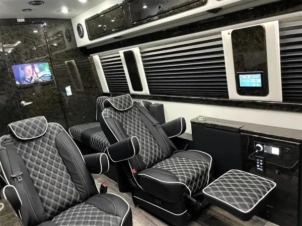 2026 Mercedes-Benz VS30 Sprinter - Image 3 of 20