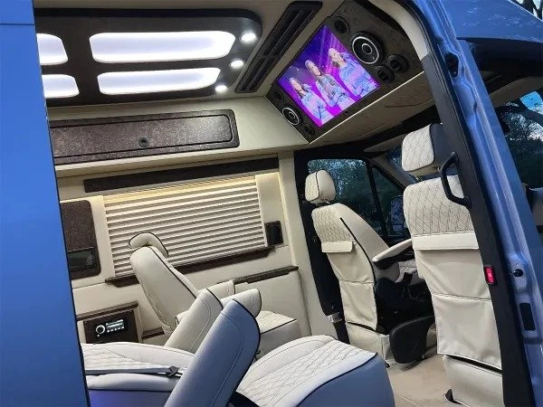 2026 Mercedes-Benz VS30 Sprinter - Image 11 of 18