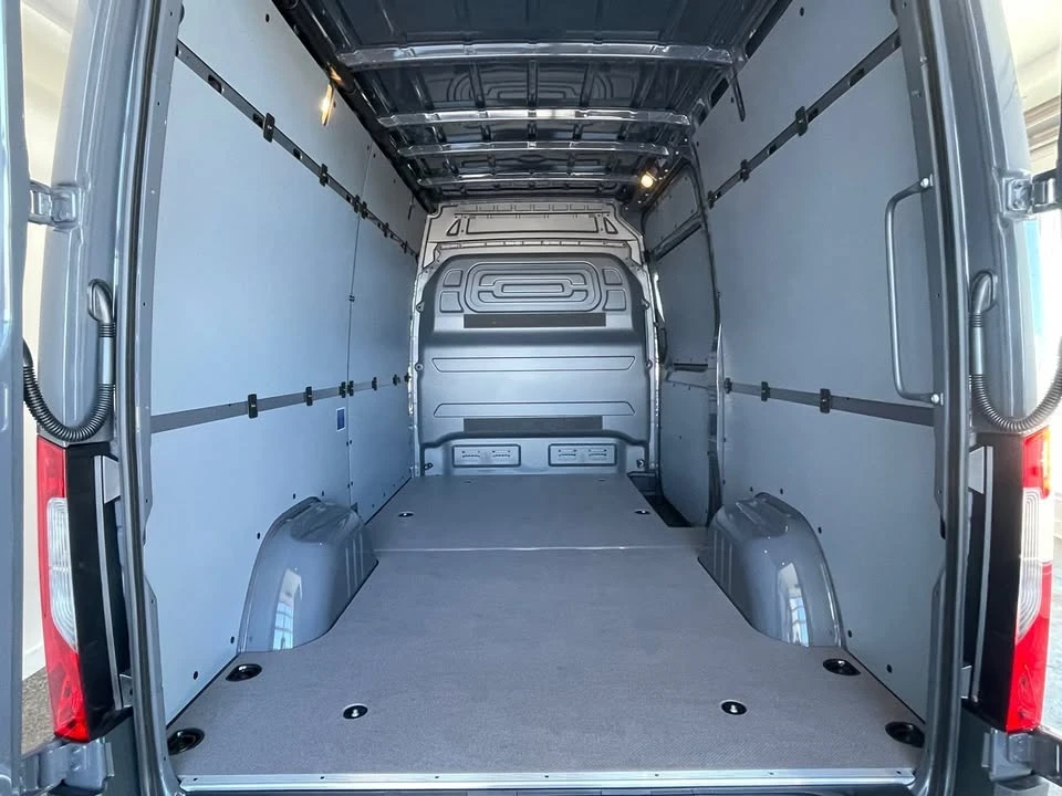 2026 Mercedes-Benz VS30 Sprinter - Image 6 of 17