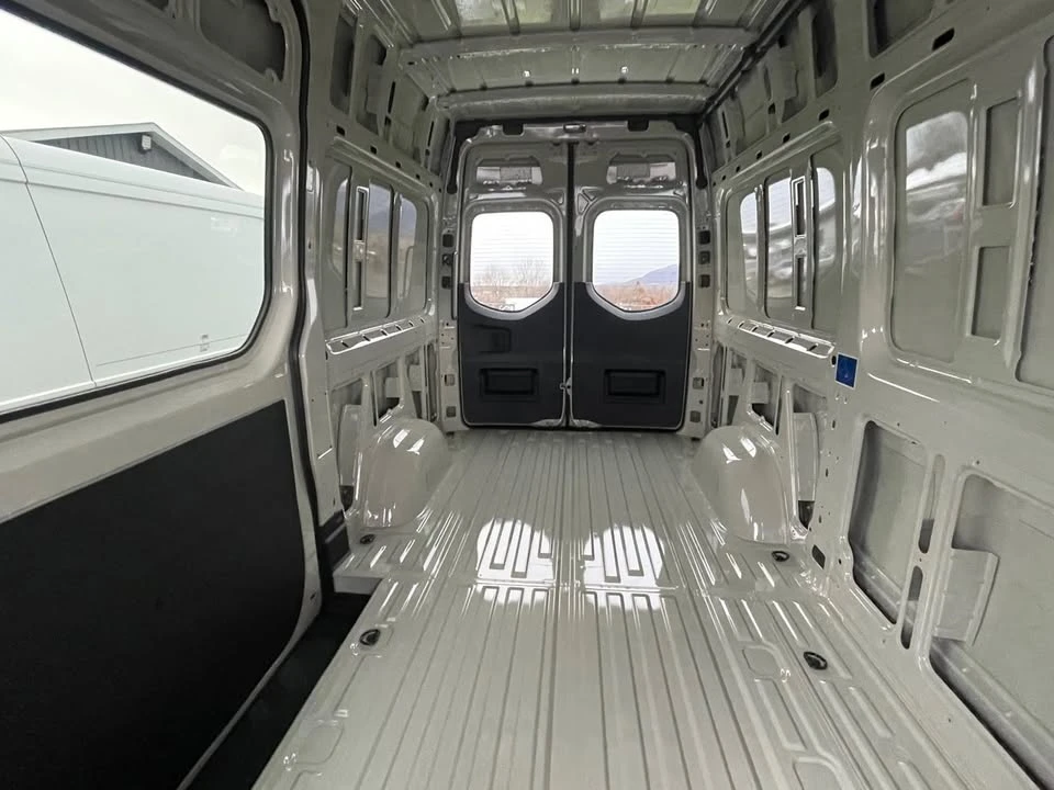 2026 Mercedes-Benz VS30 Sprinter - Image 15 of 17