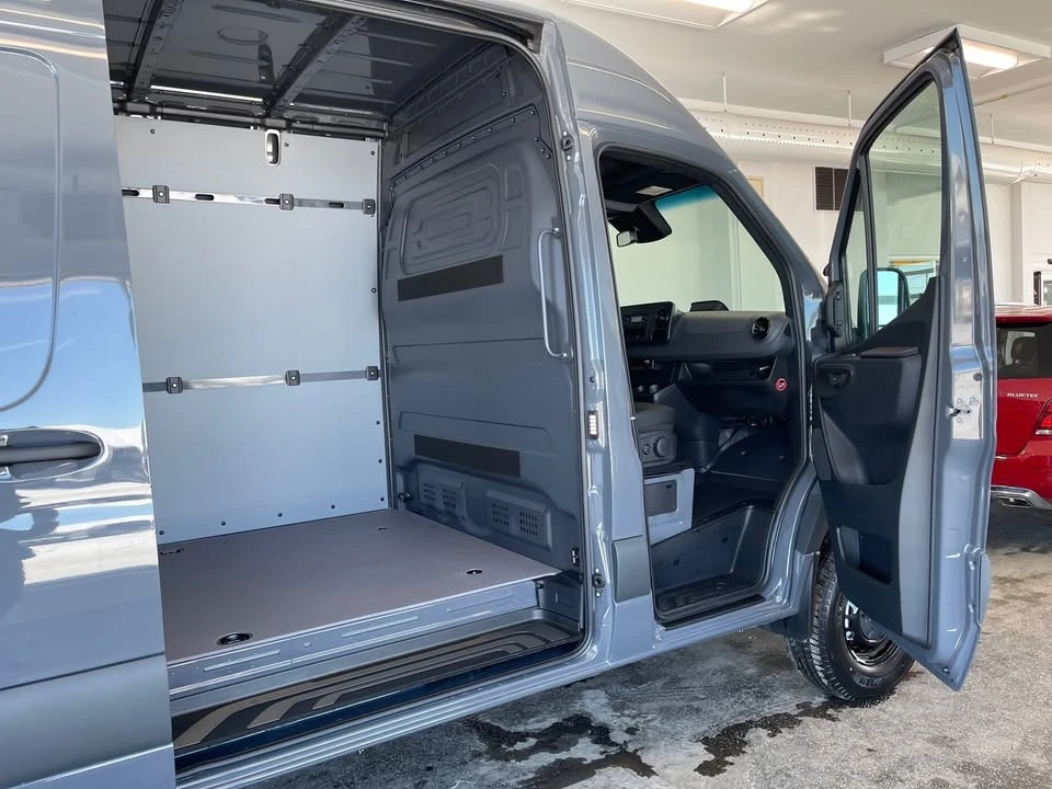 2026 Mercedes-Benz VS30 Sprinter - Image 3 of 17