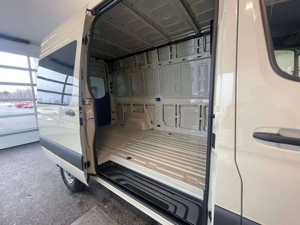 2026 Mercedes-Benz VS30 Sprinter - Image 4 of 17