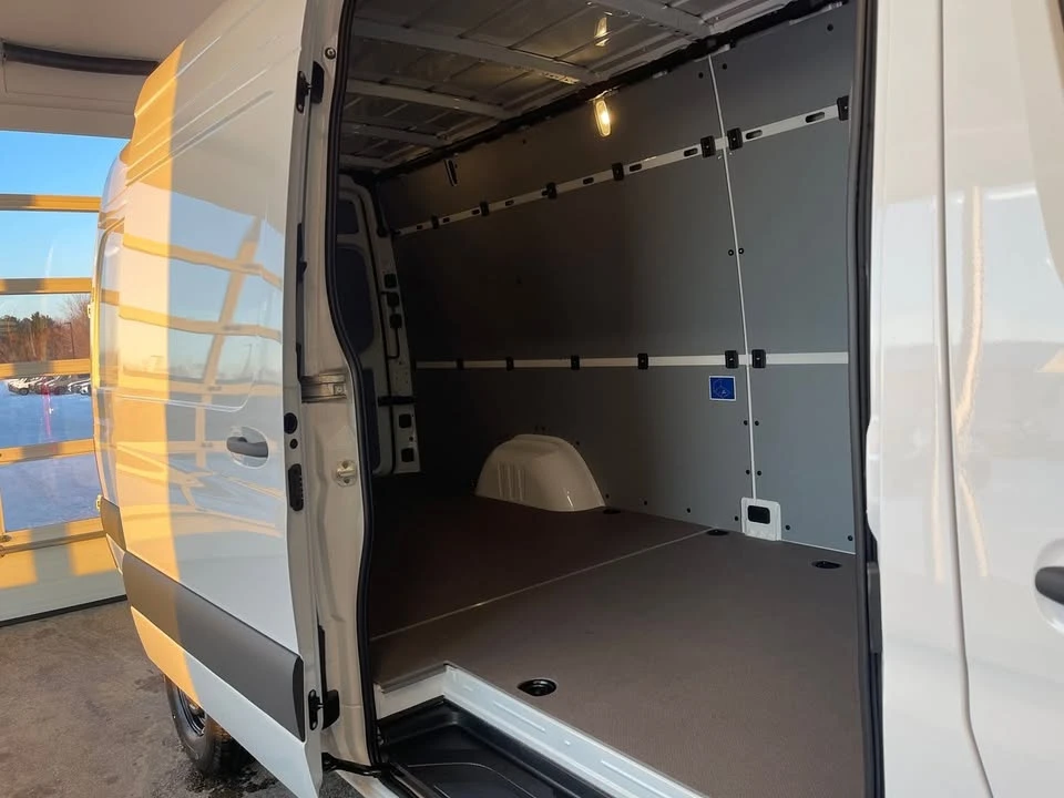 2026 Mercedes-Benz VS30 Sprinter - Image 4 of 17