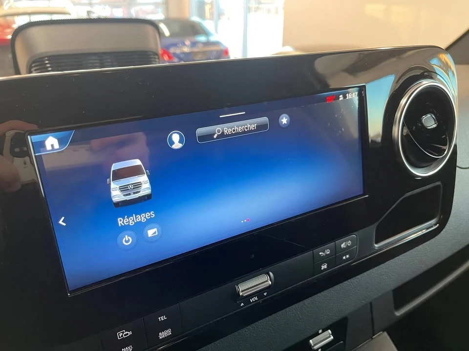 2026 Mercedes-Benz VS30 Sprinter - Image 16 of 17