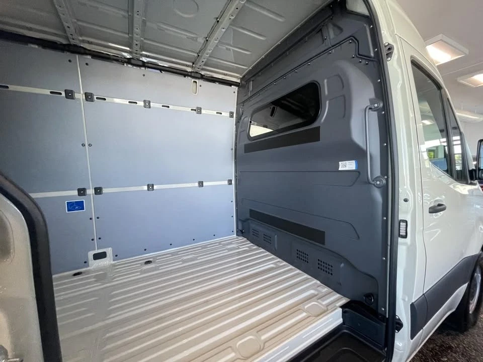 2026 Mercedes-Benz VS30 Sprinter - Image 4 of 18